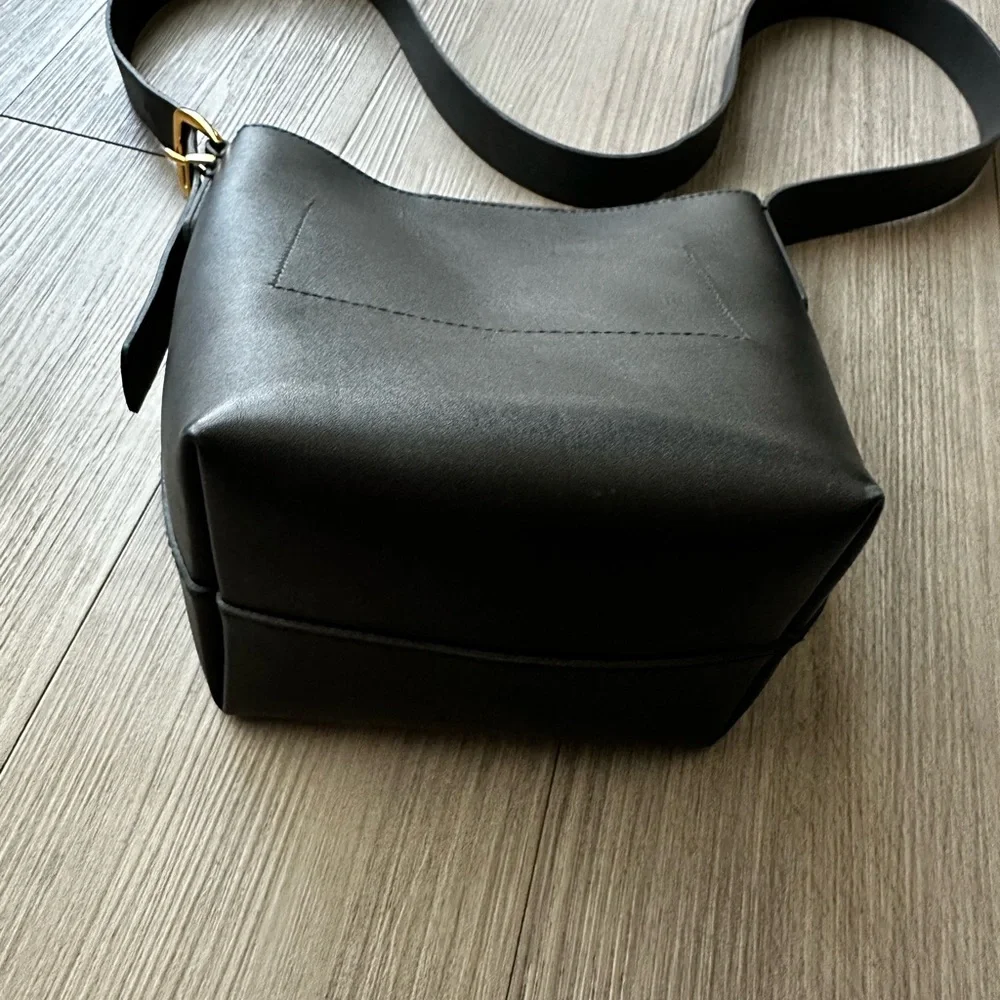 Madewell The Essential Mini Bucket Tote - Picture 7 of 7